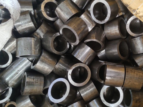 万年无缝钢管切割